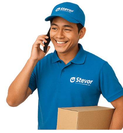 Seorang driver sedang melakukan panggilan telepon